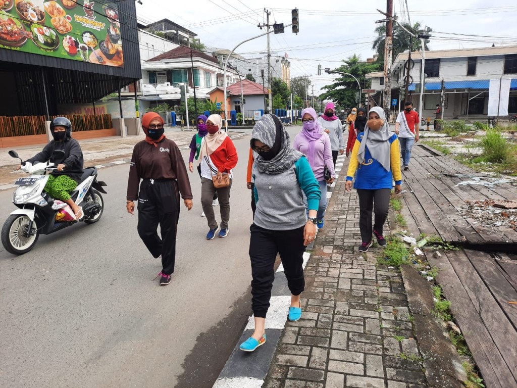 Jumat Bersih dan Jalan Sehat