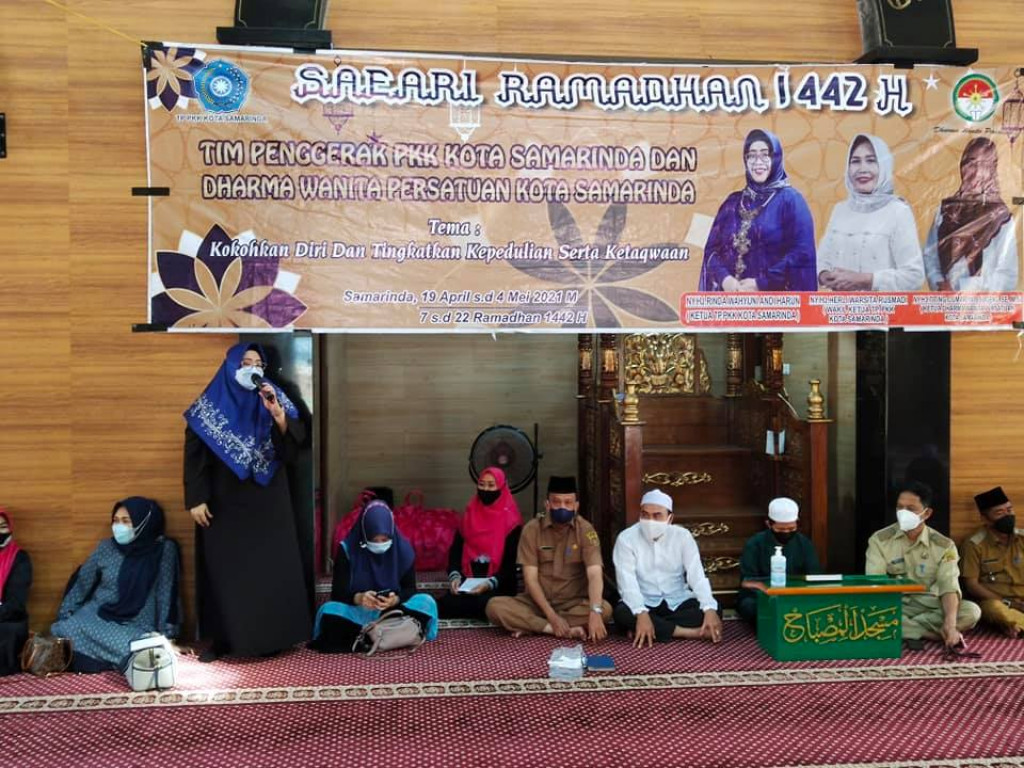 Safari Ramadhan 1442 H Ketua TP. PKK Kota Samarinda di Masjid Al-Misbah Sungai Pinang Luar