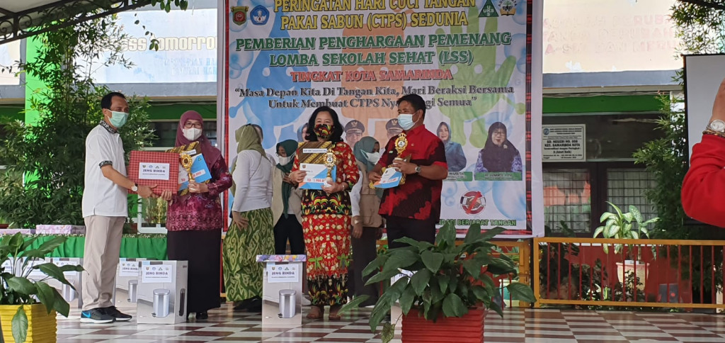 Peringatan Hari Cuci Tangan Pakai Sabun dan Penyerahan Penghargaan Lomba Sekolah Sehat Tahun 2021