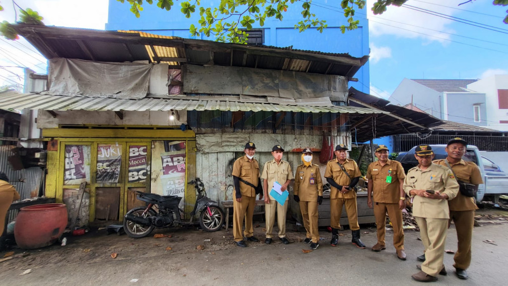 Peninjauan Bangunan Liar di Jl. Danau Maninjau dan Bangunan di atas Parit