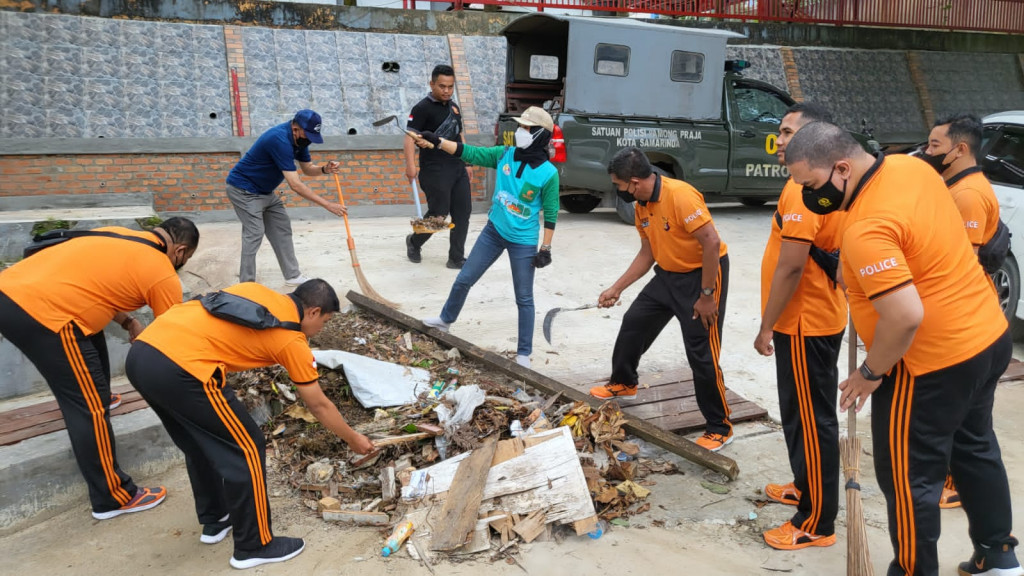Kegiatan Kerja Bakti Dilingkungan Balaikota dan Sekitarnya