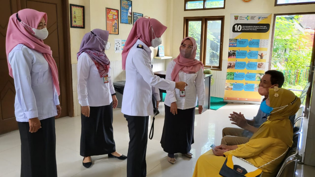 Mengunjungi Sekretariat Forum Anak, UPTD Perlindungan, Perempuan dan Anak dan Sekretariat Puspaga di Puskesmas Samarinda Kota
