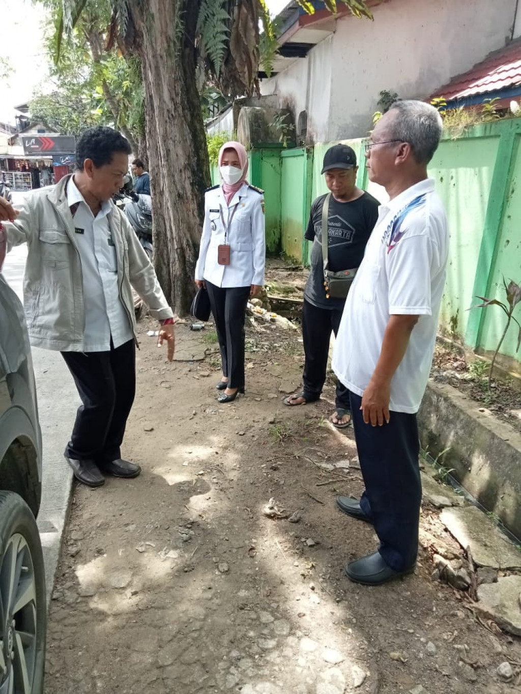 Meninjau, cek lokasi bidang Sapras Probebaya di wilayah Kelurahan Sungai Pinang Luar