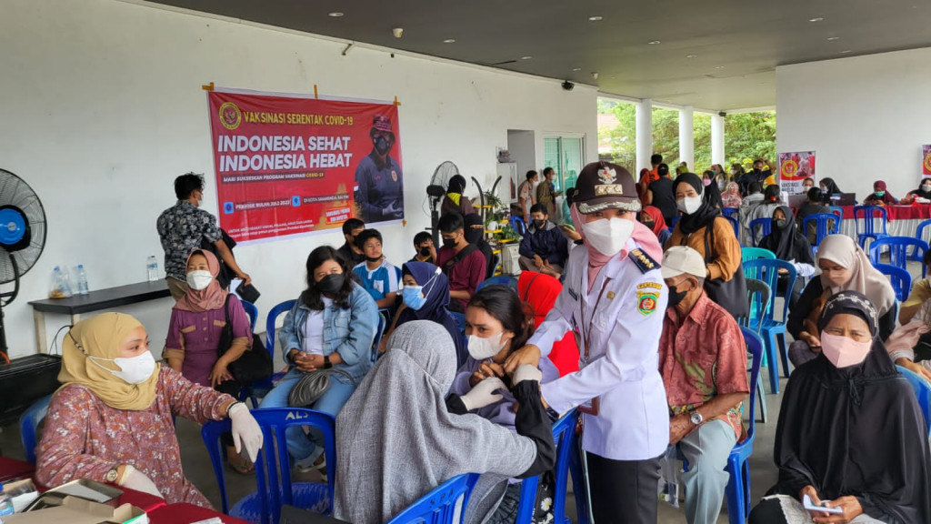Monitoring Vaksinasi Massal untuk masyarakat umum, pelajar, anak, lansia dan pembagian masker oleh BIN ( Badan Intelijen Negara )