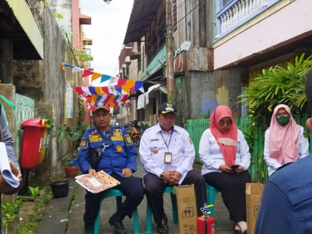 Sosialisasi Terhadap Deteksi Dini Bahaya Kebakaran di RT. 05 Kelurahan Pelabuhan