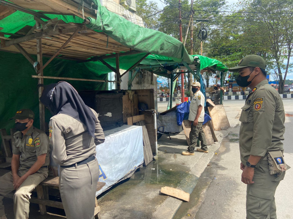 Pembongkaran Lapak PKL dan Jembatan PKL