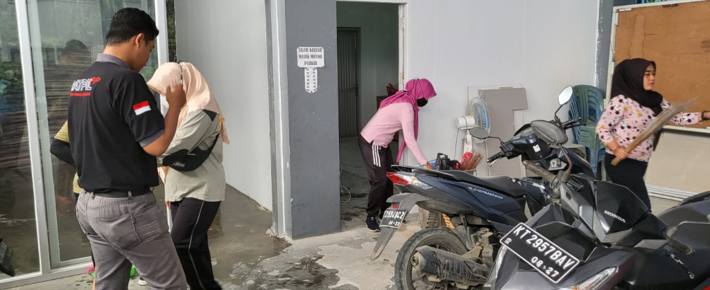 Kerja Bakti Di Kantor Kecamatan Samarinda Kota