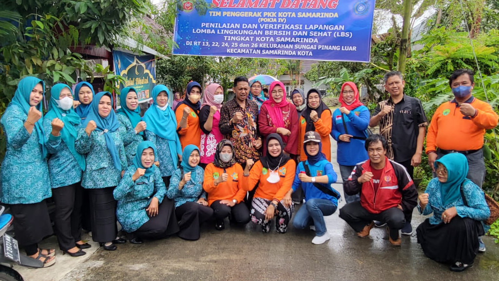 Menerima Tim Penilai dan Verifikasi Lapangan Lomba LINGKUNGAN BERSIH DAN SEHAT (LBS)