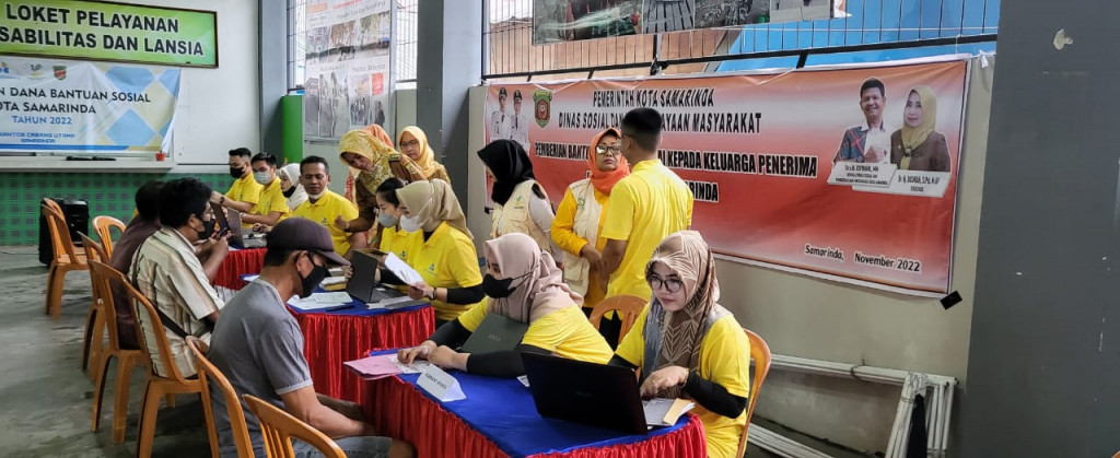 Monitoring Penyaluran Bantuan Sosial Kota Samarinda Oleh Dinas Sosial dan Pemberdayaan Masyarakat