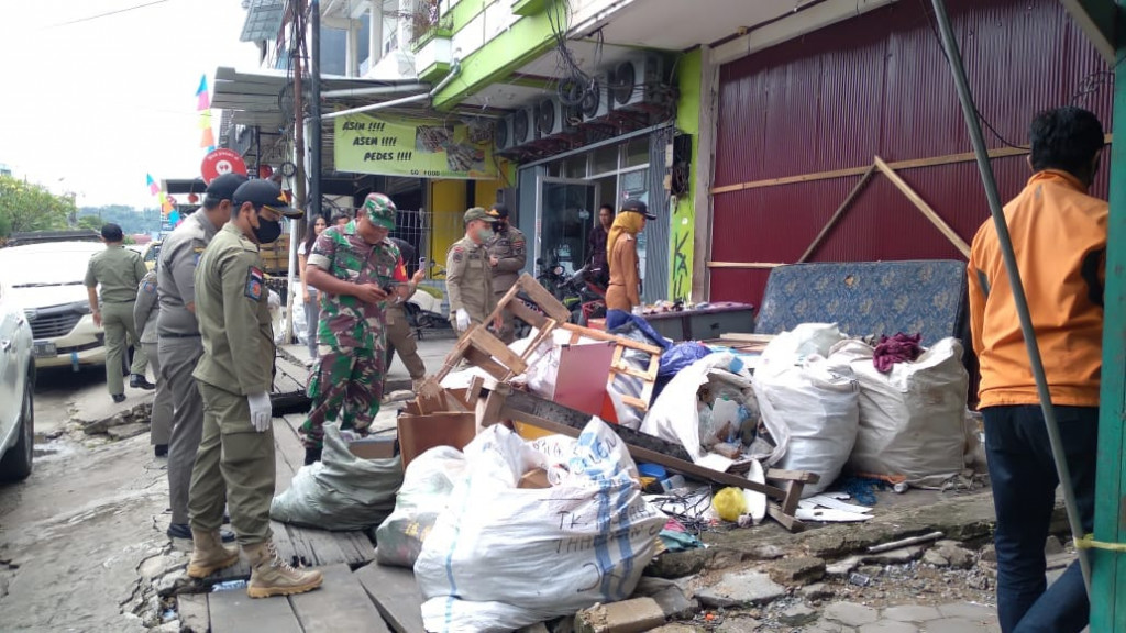 Penertiban Barang Pemulung , Anjal dan Gepeng di Jalan Citra Niaga