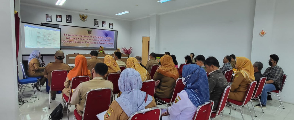 Memberikan Sambutan Sosialisasi Adipura Kecamatan Samarinda Kota