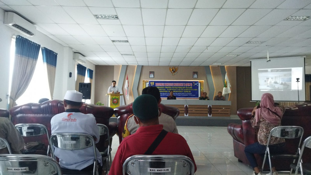 Mewakili Camat Mengikuti Rapat Pertemuan Konsultasi Masyarakat (PKM II), Persiapan Proyek Pengendalian Banjir Kota Samarinda
