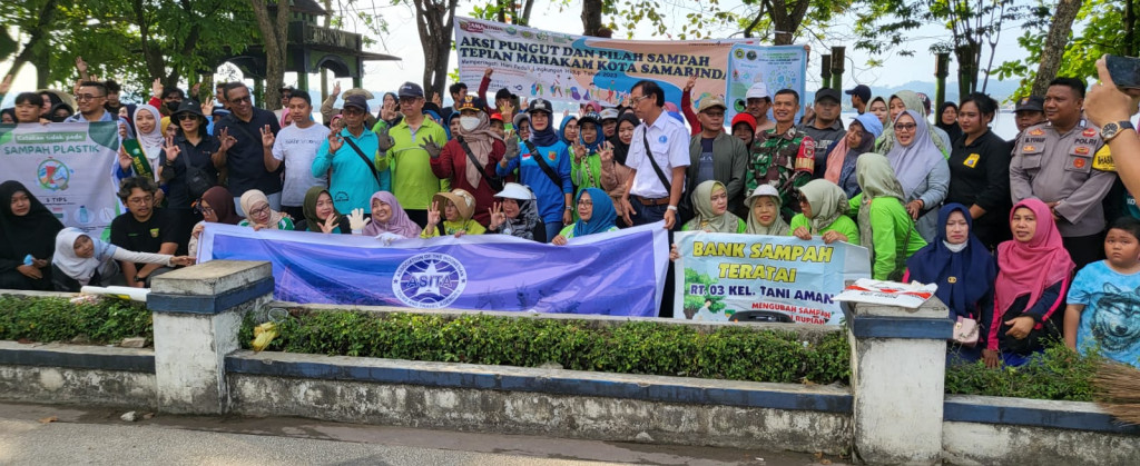 Aksi Pungut dan Pilah Sampah Dalam Rangka Hari Peduli Lingkungan Hidup Tahun 2023