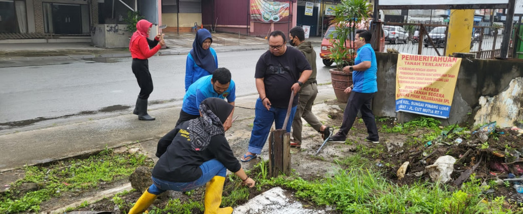 Kerja Bakti Dilingkungan Kecamatan Samarinda Kota