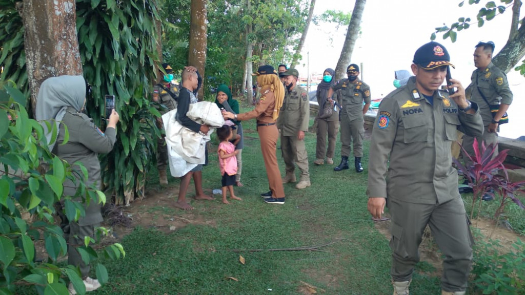 Monitoring dan Penertiban PKL, Anjal, Gepeng, ODGJ dan Badut Diwilayah Kecamatan Samarinda Kota