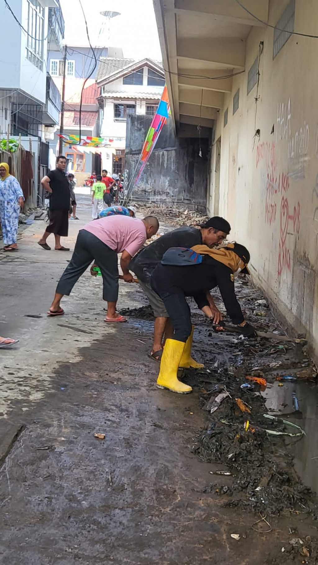 Kerja Bakti Di Tiga Kelurahan Yaitu Kelurahan Bugis, Pelabuhan dan Sungai Pinang Luar