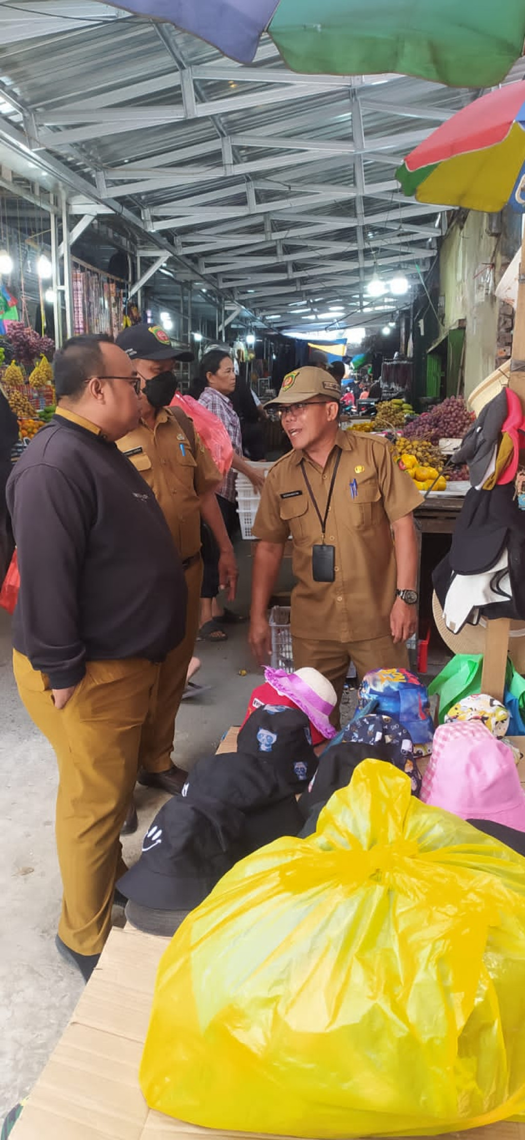 Pendataan Pemilik Ruko Atau Usaha Di Jl. Gajah Mada dan Jl. KH. Mas Temenggung