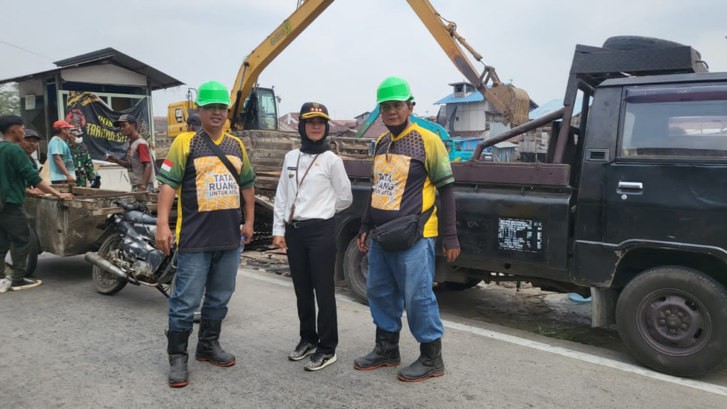 Monitoring Pembongkaran Bangunan di Jalan Tarmidi RT. 12 dan RT. 15