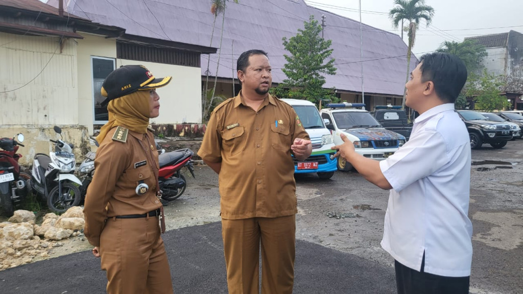 Meninjau Pengaspalan Jalan Akses Menuju Puskesmas Samarinda Kota