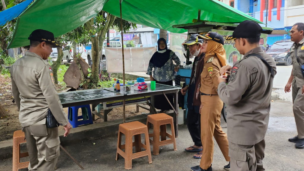 Peneguran Kepada PKL dan Monitoring Terkait Aduan Masyarakat