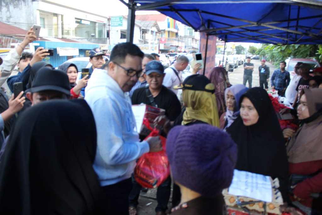 Peninjauan Walikota ke Lokasi Kebakaran Sekaligus Menyerahkan Bantuan