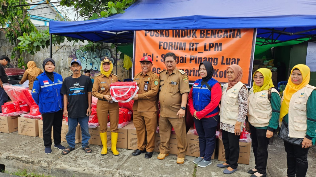 Penyerahan Bantuan Korban Kebakaran Dari Dinas Sosial Provisnsi Kaltim