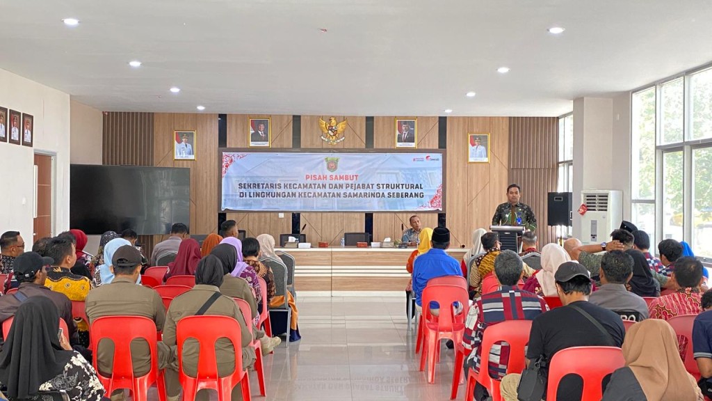 PISAH SAMBUT SEKRETARIS CAMAT DAN PEJABAT STRUKTURAL KECAMATAN SAMARINDA SEBERANG