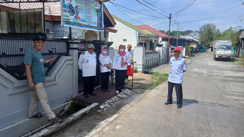 kegiatan peninjauan lokasi Parkir Pasar Graha  Indah