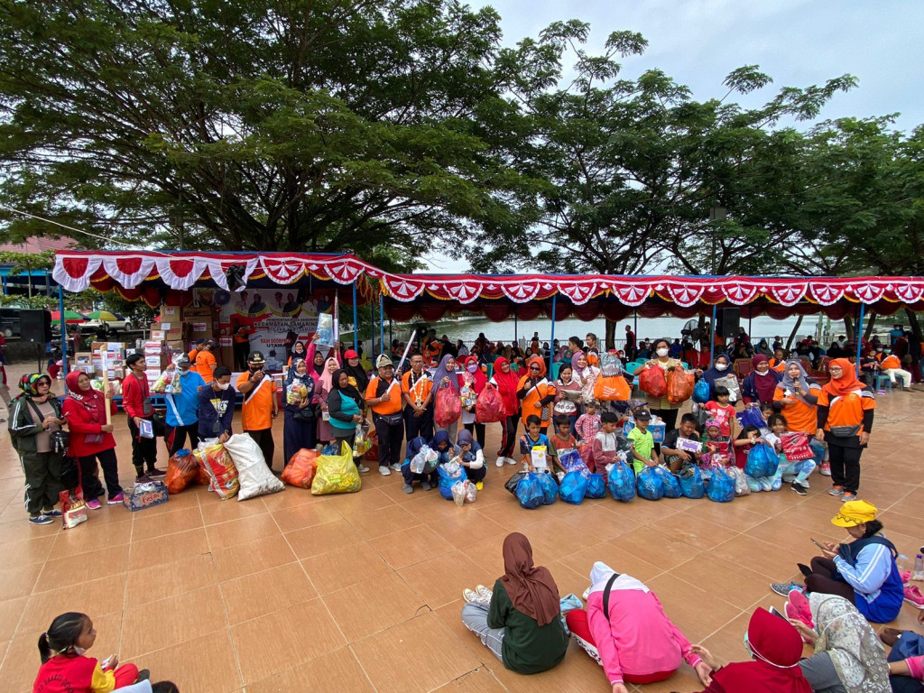 Jalan Santai Kecamatan Samarinda Ulu dalam rangka HUT RI ke 77
