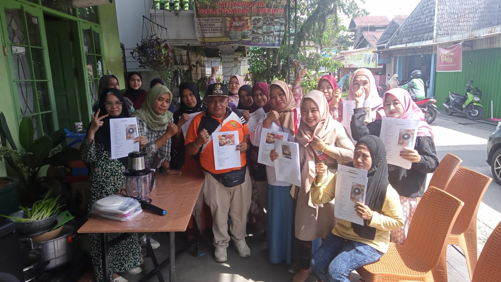 Pelatihan Industri Kecil (Nasj Biryani, Bakso Daging Sapi, Pizza Italia) Kegiatan Pro Bebaya Program Pemberdayaan Masyarakat Kel. Teluk Lerong Ilir
