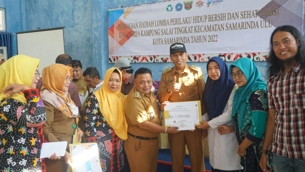 Kegiatan Pembagian Hadiah Lomba Perilaku Hidup Bersih dan Sehat (PHBS) & Lomba Kampung Salai Tingkat Kecamatan Samarinda Ulu