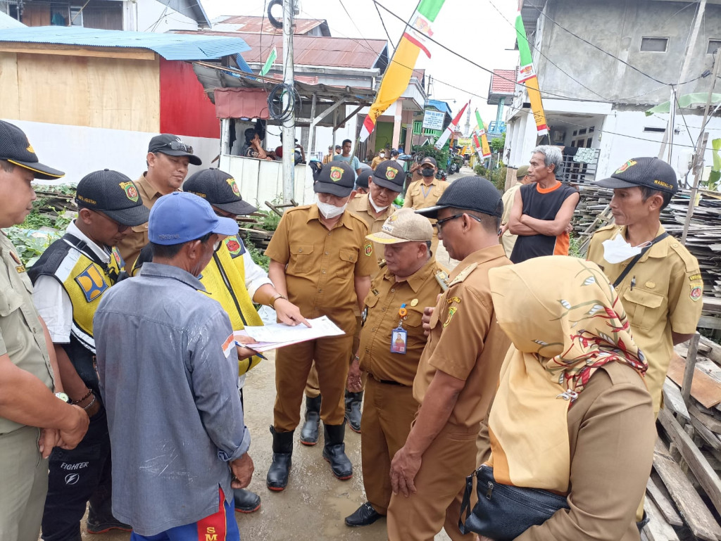 Peninjauan lokasi Bangunan liar di Kelurahan Sidodadi
