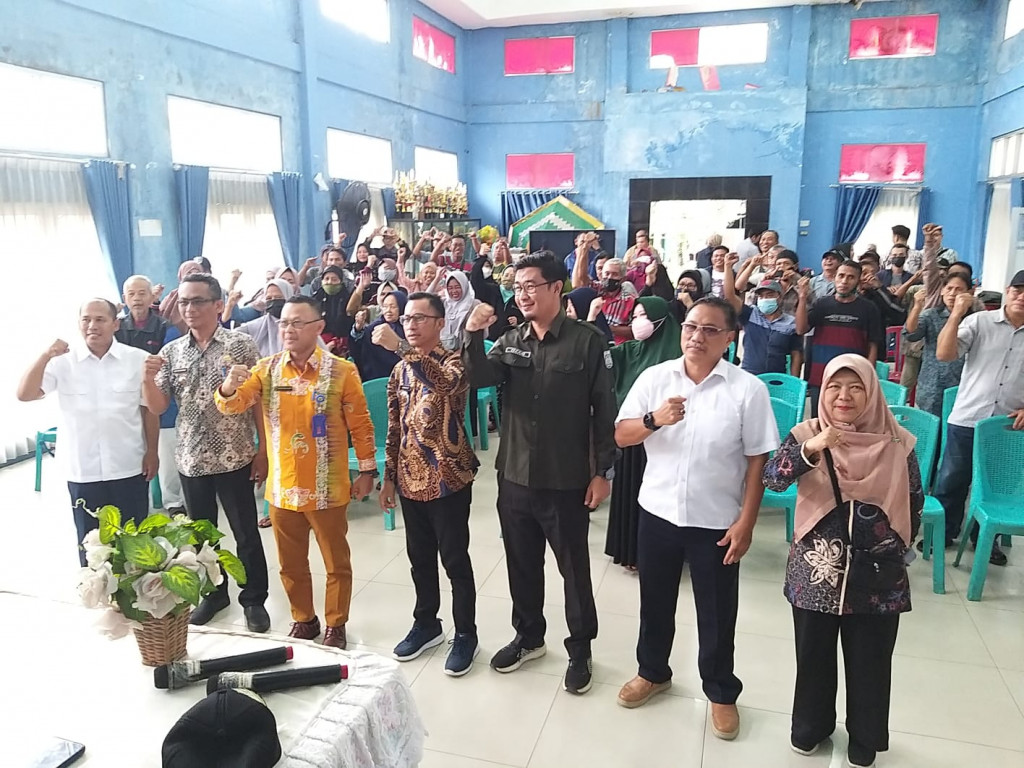 sosialisasi pelaksanaan bantuan dan penandatanganan buku rekening penerima bantuan stimulan rumah swadaya (BSPS) Propinsi Kaltim