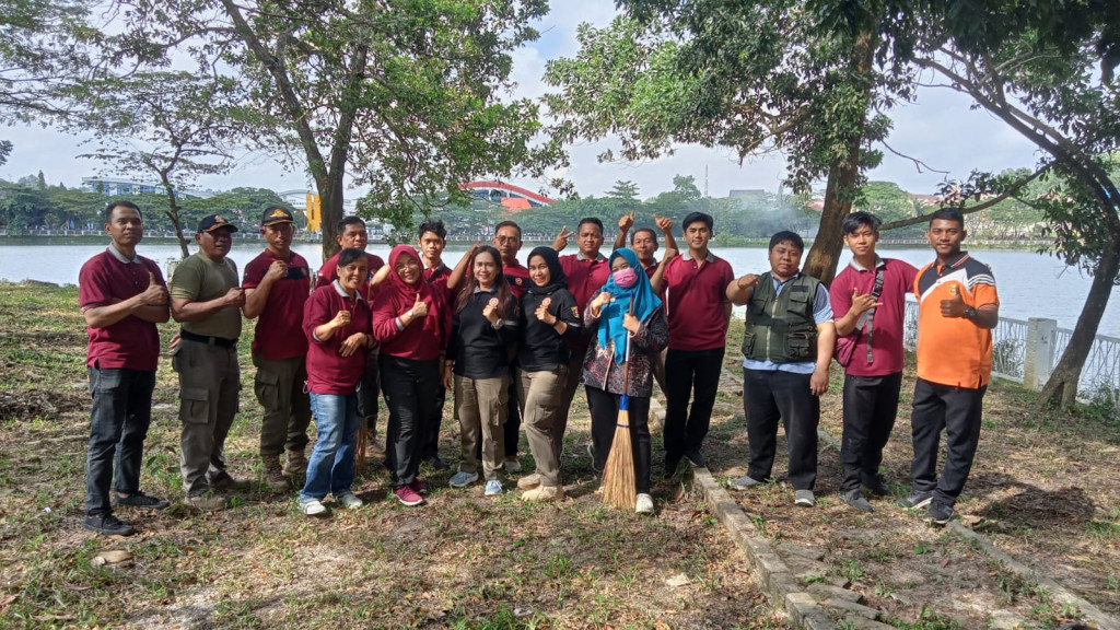 Gotong Royong dalam rangka persiapan kunjungan Bapak Wakil Presiden Republik Indonesia