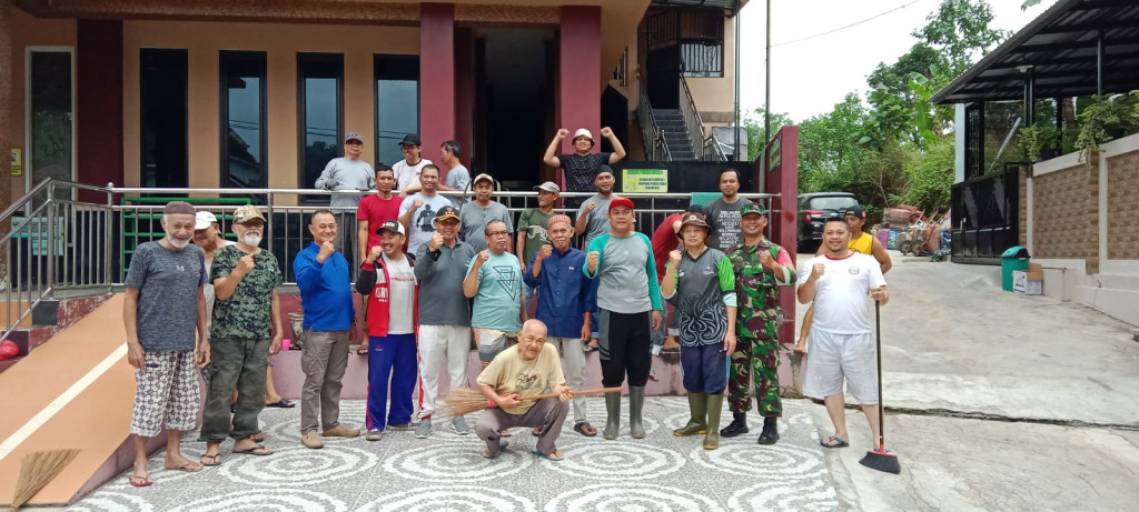 Camat monitoring kegiatan Gotong Royong