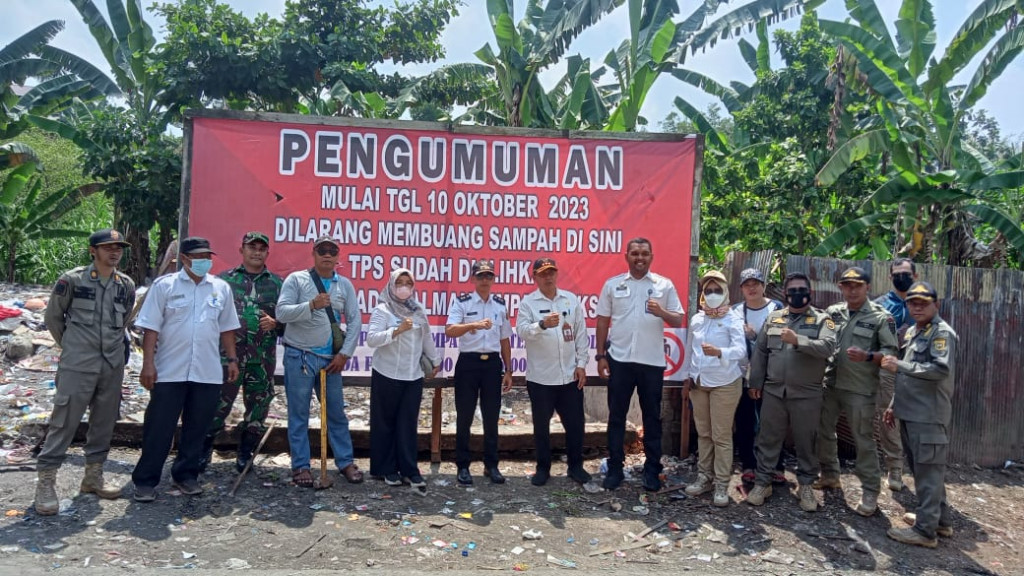 Dilaksanakan pembokaran TPS Jl.Siti Aisyah Kel.Jawa Kec.Samarinda Ulu
