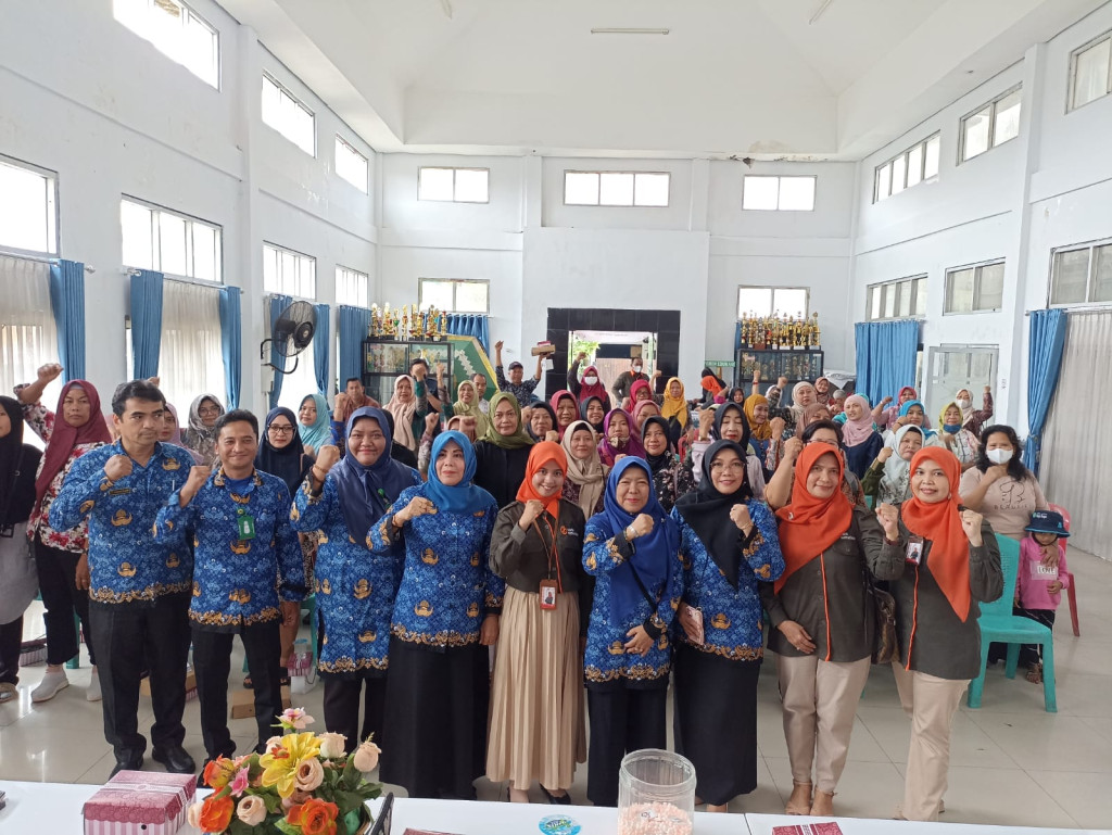 Plt Sekcam Membuka acara Sosialisasi NIB dari Dinas Koperasi, Ukm dan Perindustrian Kota Samarinda dan Inklusi dan Literasi Keuangan PT. BPR Bank Samarinda