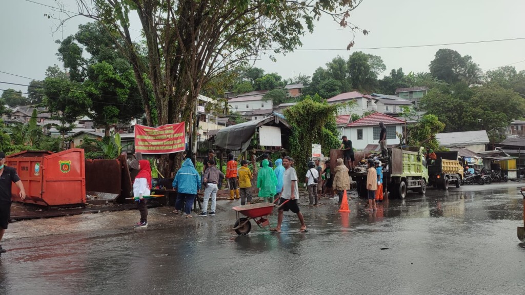 Gotong royong Massal di Kel. Jawa Kec. Samarinda Ulu