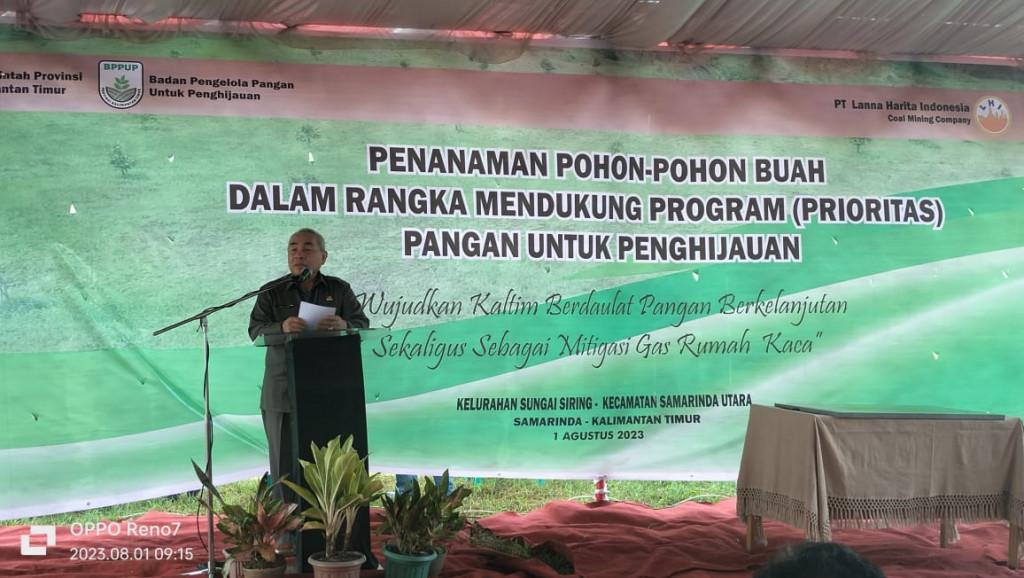 Penanaman pohon buah di Sungai Siring