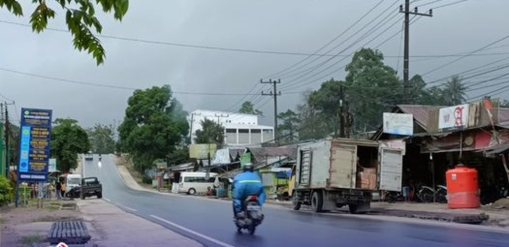 Jalan Menuju ke Bandara Sei Siring Mulus dan Lebar