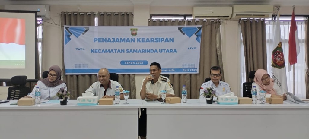 Camat Samarinda Utara Membuka Acara Penajaman Kearsipan Kecamatan Samarinda Utara