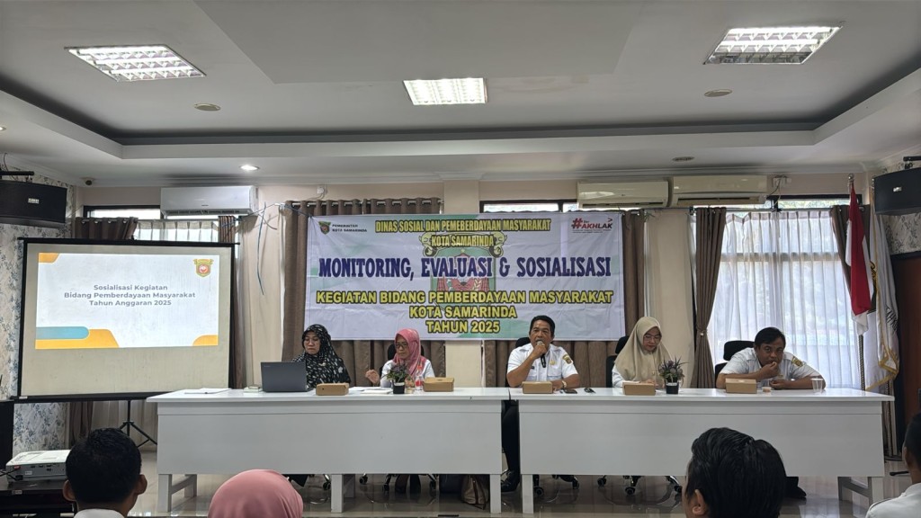 Monitoring, Evaluasi dan Sosialisasi. Kegiatan Bidang Pemberdayaan masyarakat dari Dinas Sosial dan Pemberdayaan Masyarakat Kota Samarinda.