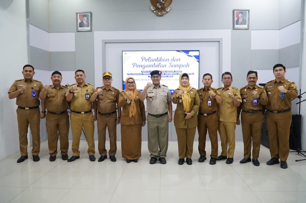 PLT Camat Samarinda Utara Mengikuti Kegiatan Pengambilan Sumpah Panitia Ajudikasi, Tim Teknis, Tim Yuridis, dan Tim Administrasi PTSL Kota Samarinda Tahun 2025