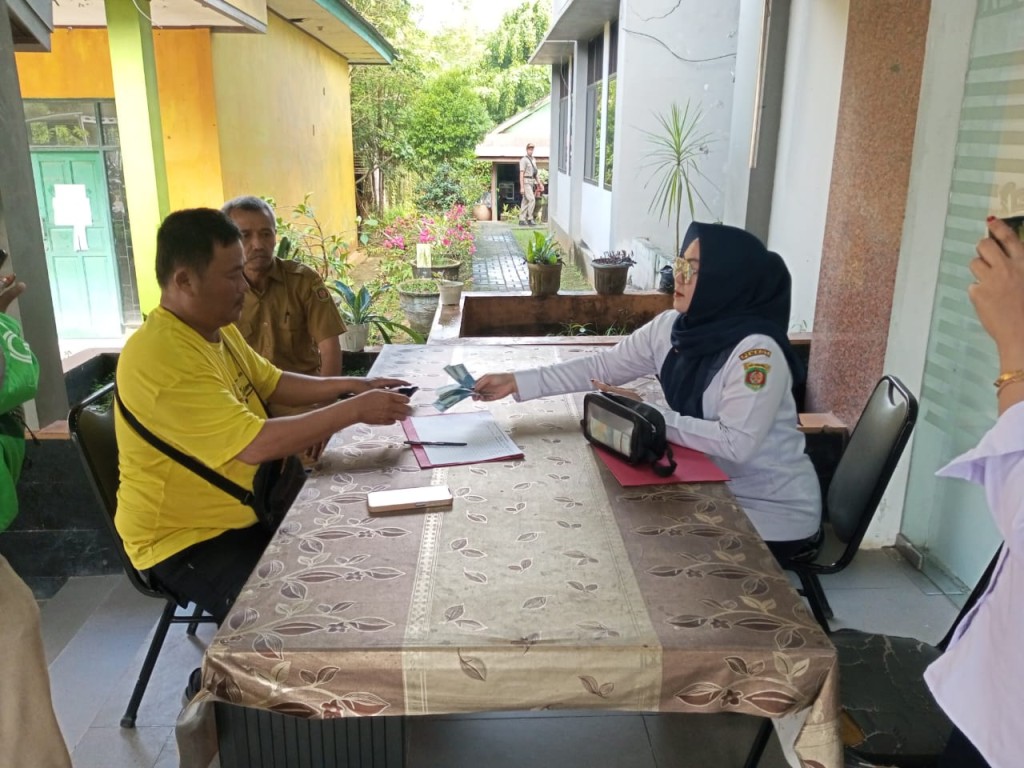 Penyaluran Bantuan Pemerintah Kota Samarinda untuk Perbaikan Kendaraan Roda Dua yang Diduga Terdampak BBM