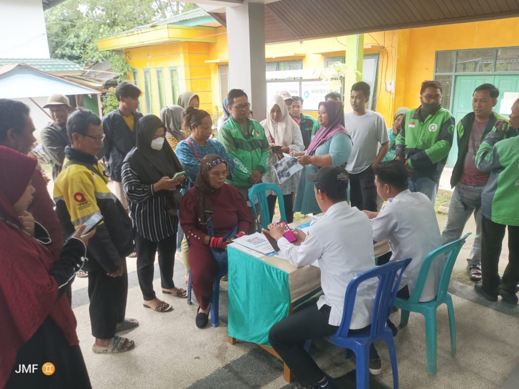 Hari Kedua Penyaluran Bantuan Pemerintah Kota Samarinda untuk Perbaikan Kendaraan Roda Dua yang Diduga Terdampak BBM