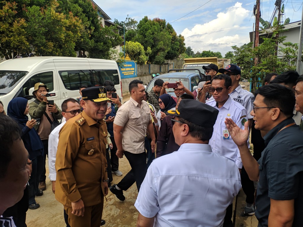 Kunjungan Wakil Gubernur Kalimantan Timur beserta jajaran ke lokasi musibah tanah longsor