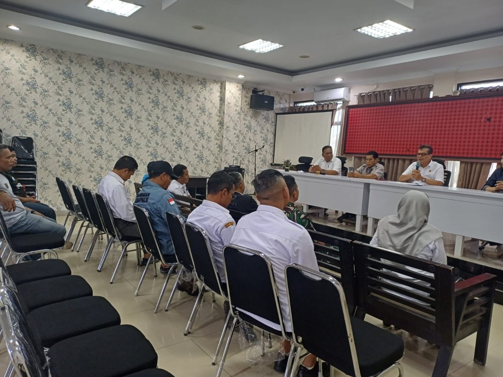 Penyerahan Hibah Tanah untuk Tempat Penampungan Sementara (TPS).