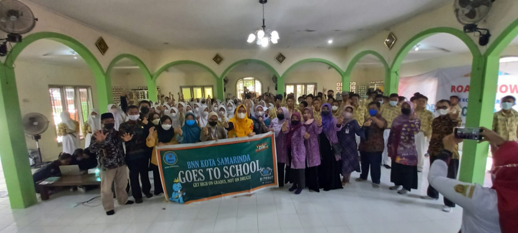 kunjungan ibu walikota ke SMAN 11