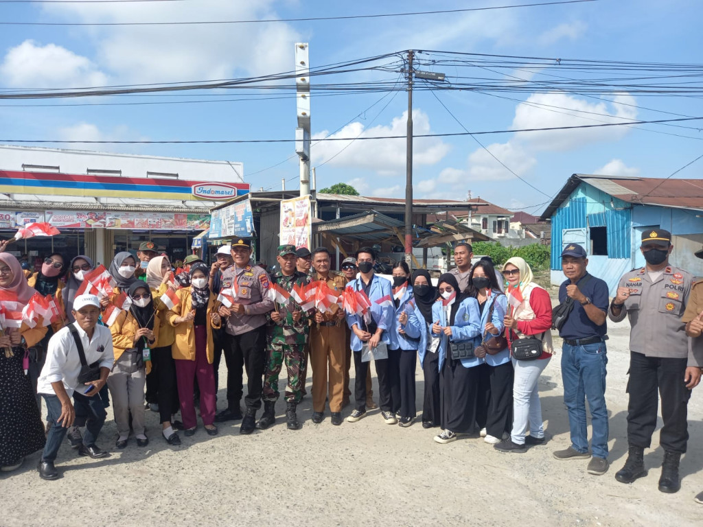 Pembagian bendera serentak