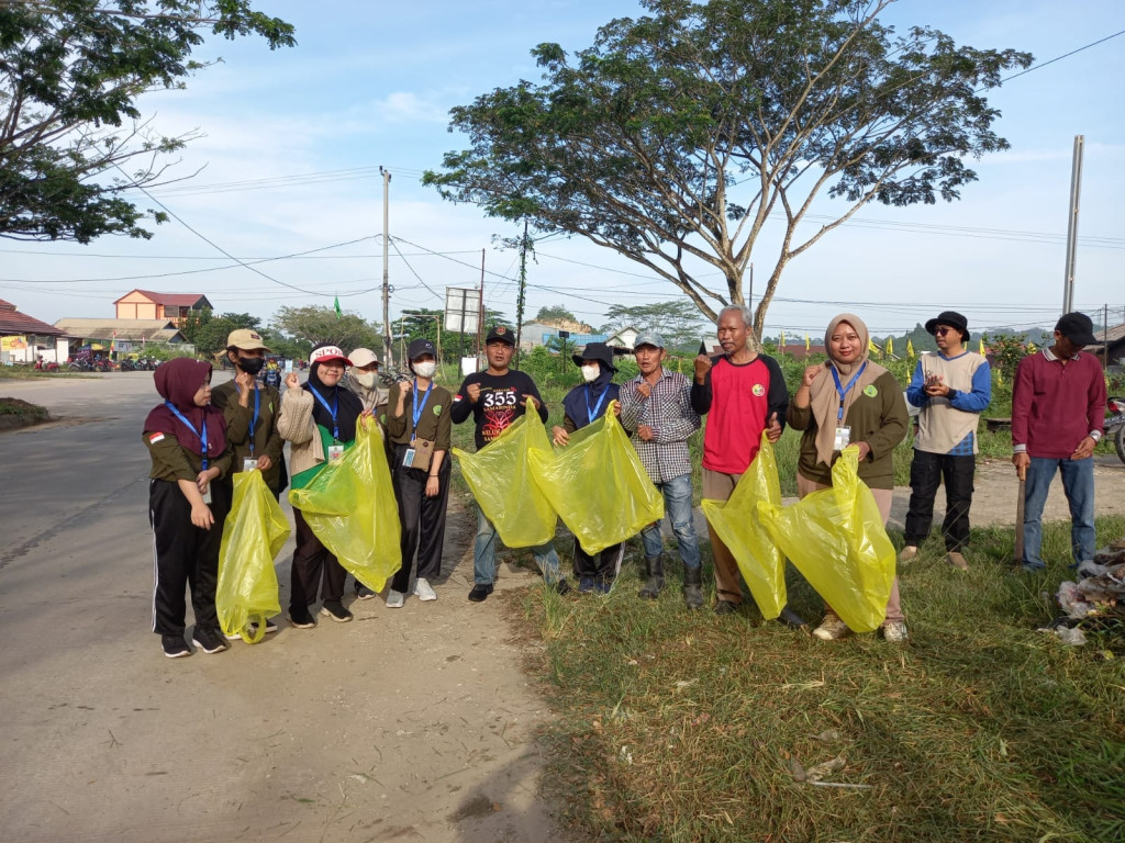 Kegiatan Kerja Bakti Massal Se-Kecamatan Sambutan